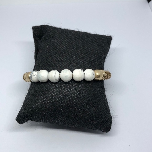 Vintage gold tone mesh cuff bracelet with howlite stones boho cheek dressy. - Picture 2 of 3